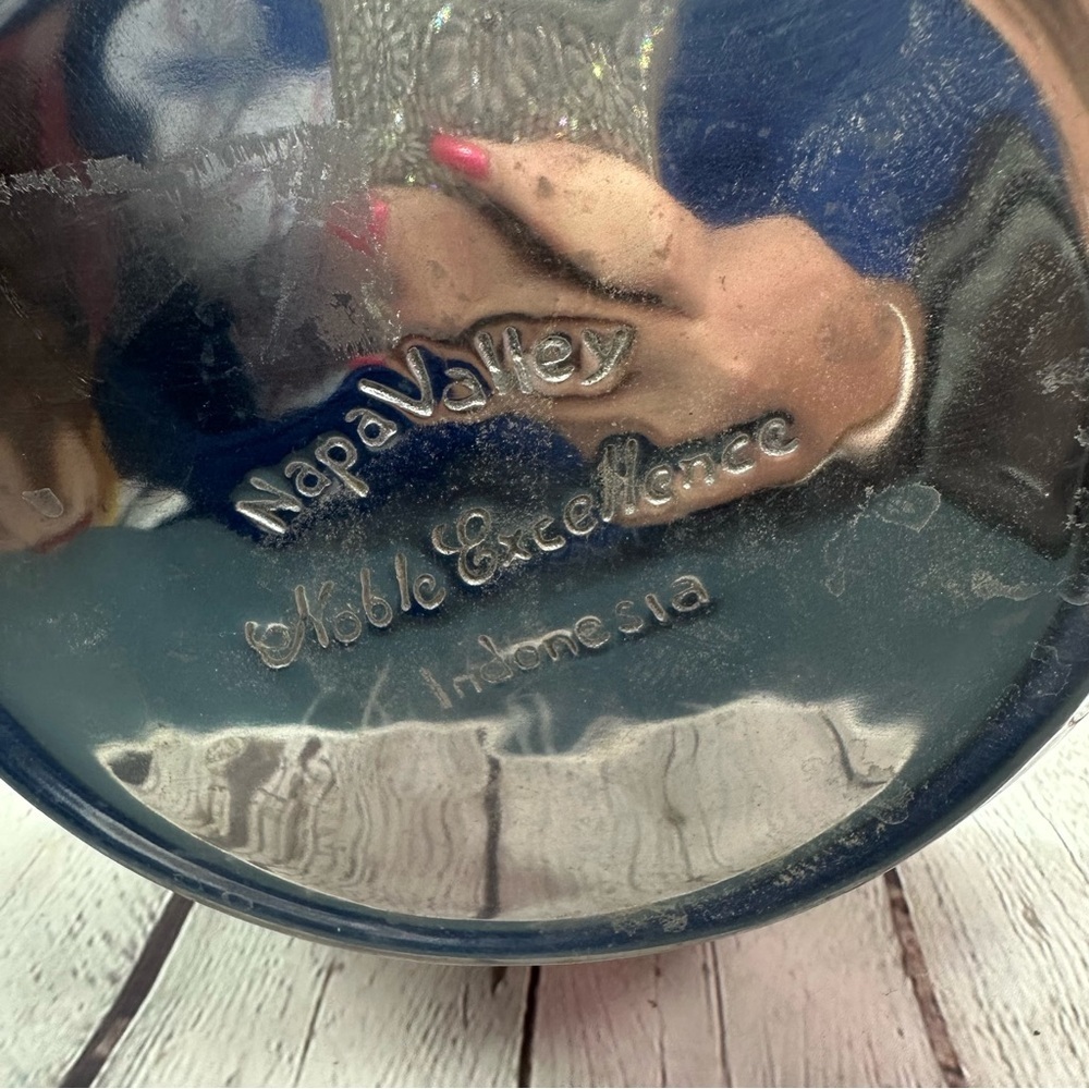 noble excellence napa valley large Embossed grapes fruit Metal serving Bowl - Picture 6 of 7